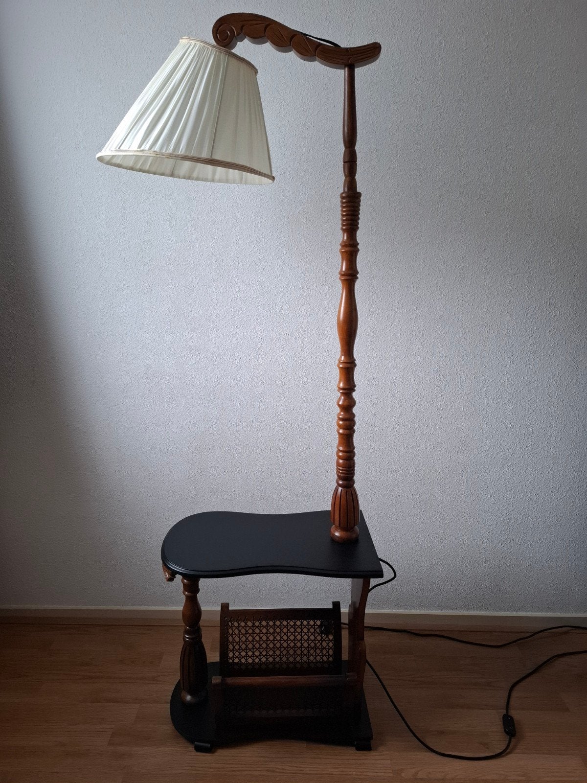 Gepimpte lamp/bijzettafel., Ophalen