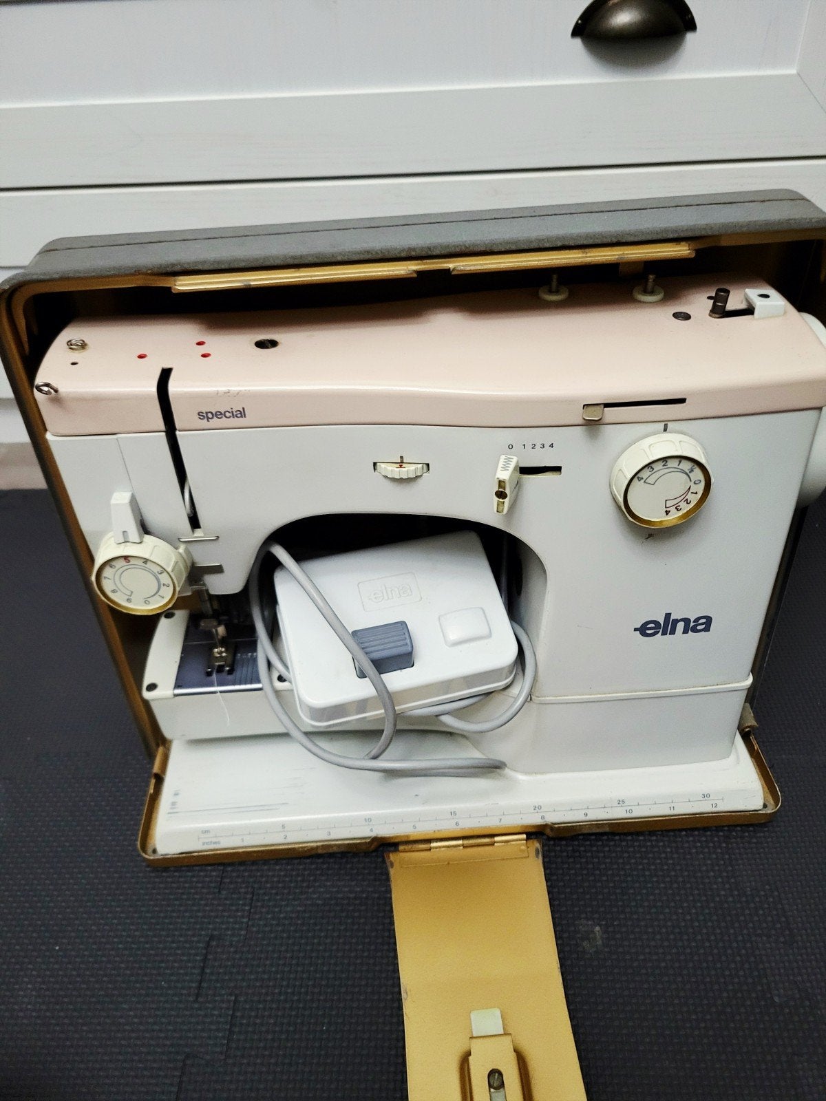 naaimachine elna special, Ophalen