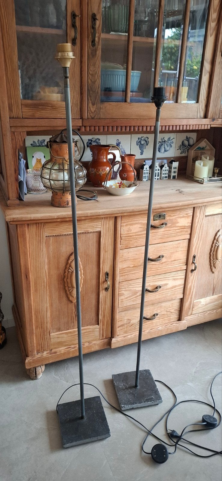 Set van 2 staande lampen met stenen voet plus storm hanglamp, Huis en Inrichting, Ophalen, Gebruikt, 100 tot 150 cm, Industrieel, Modern