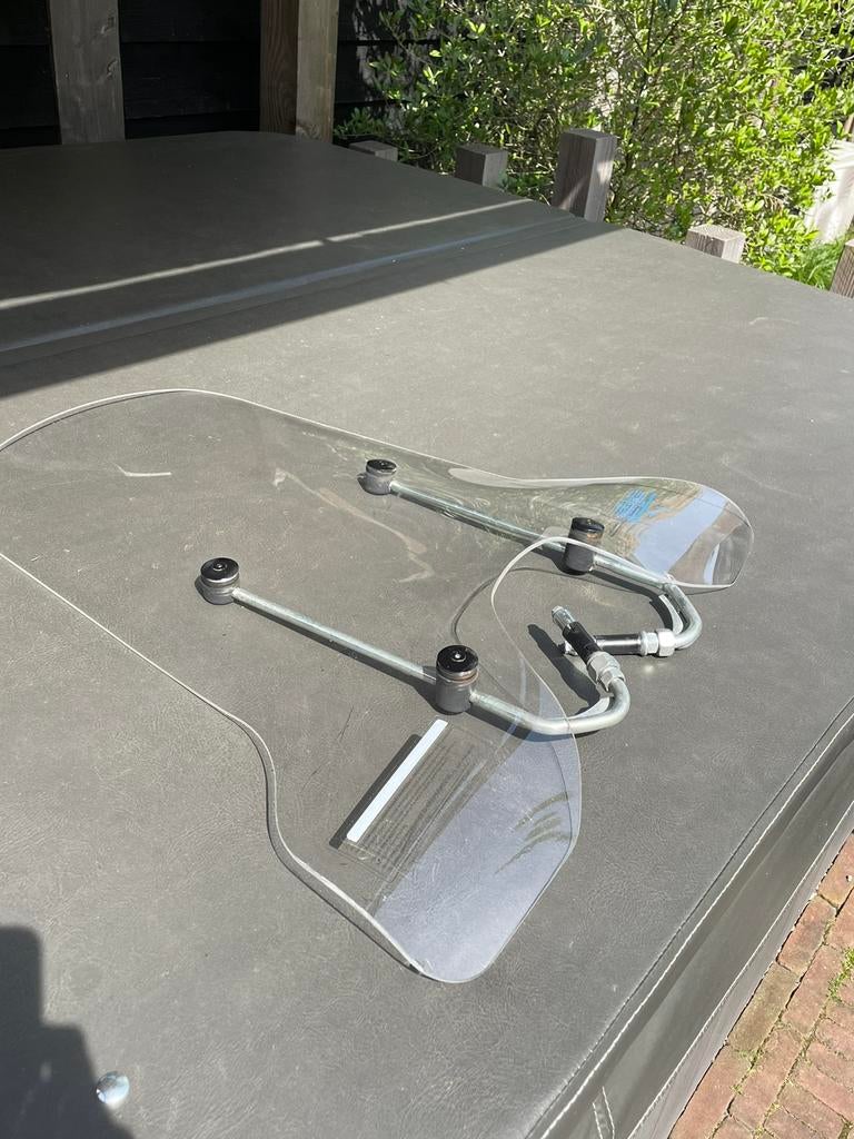Vespa windscherm, Ophalen