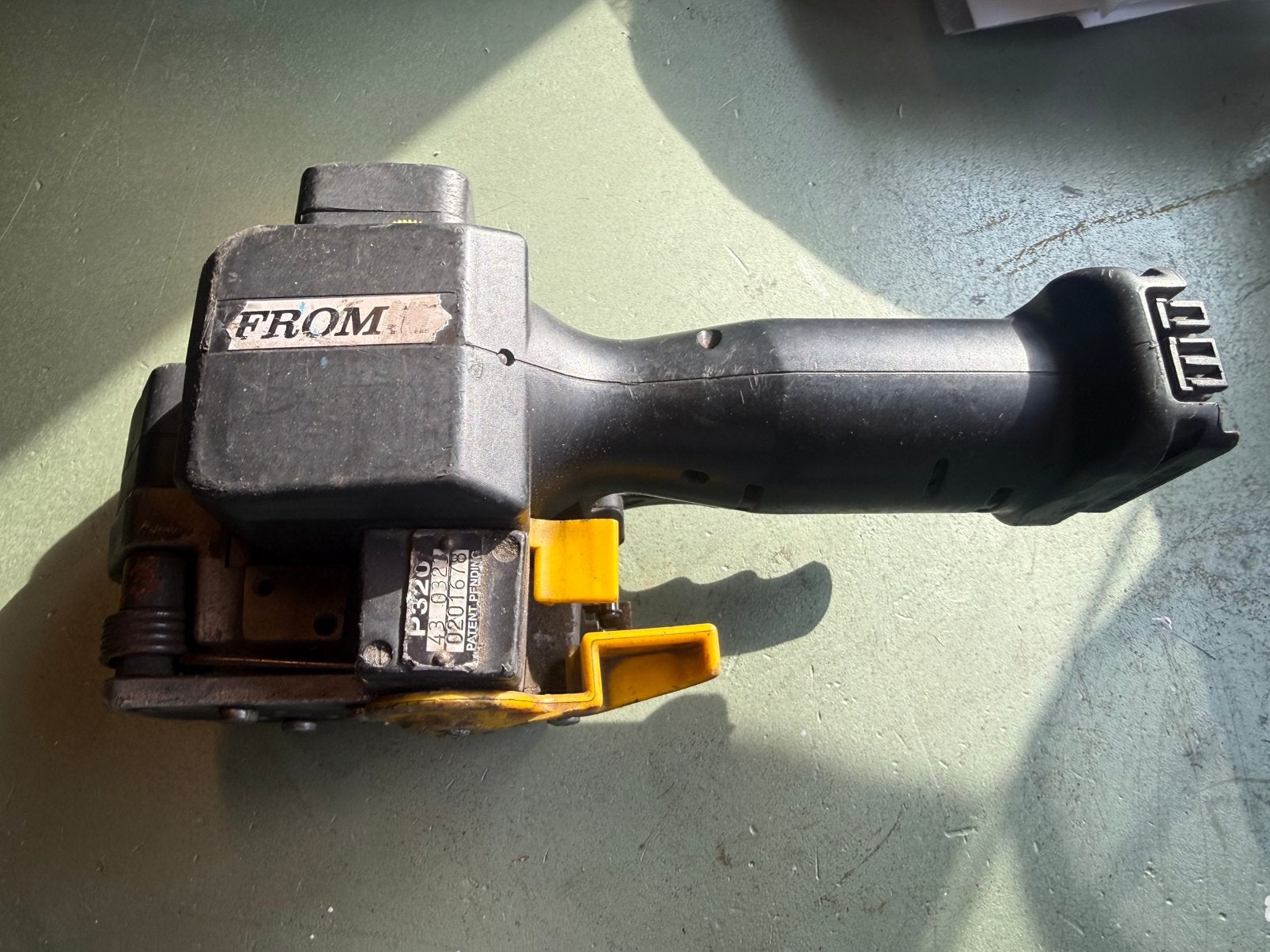 Professioneel Fromm P320 Omsnoeringsapparaat / Straptang, Doe-het-zelf en Verbouw, Ophalen of Verzenden, Gebruikt