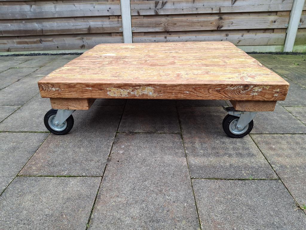Houten salontafel op wielen, Ophalen, Gebruikt, 50 tot 100 cm, Vierkant