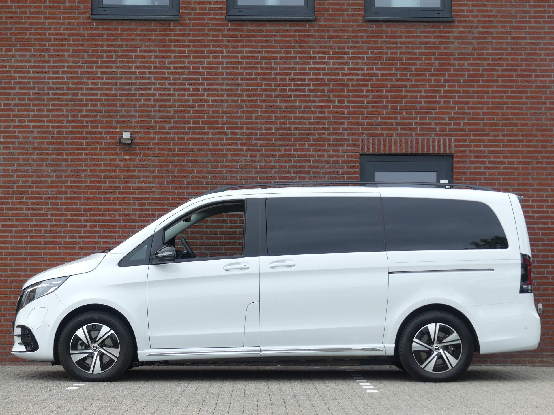 Mercedes-Benz Eqv