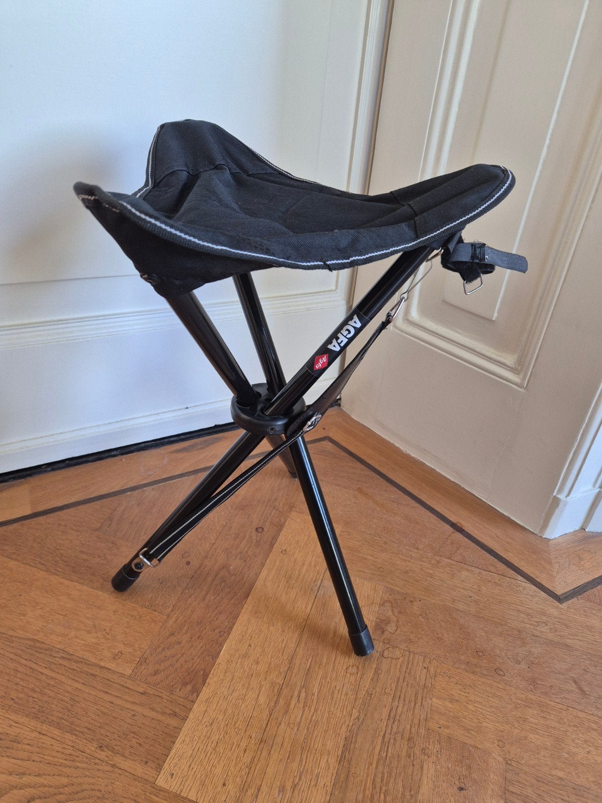 Driepoot stoeltje van Agfa
Max. belastbaar 70-80 kg
hoogte c, Huis en Inrichting, Krukjes, Ophalen of Verzenden, Zo goed als nieuw