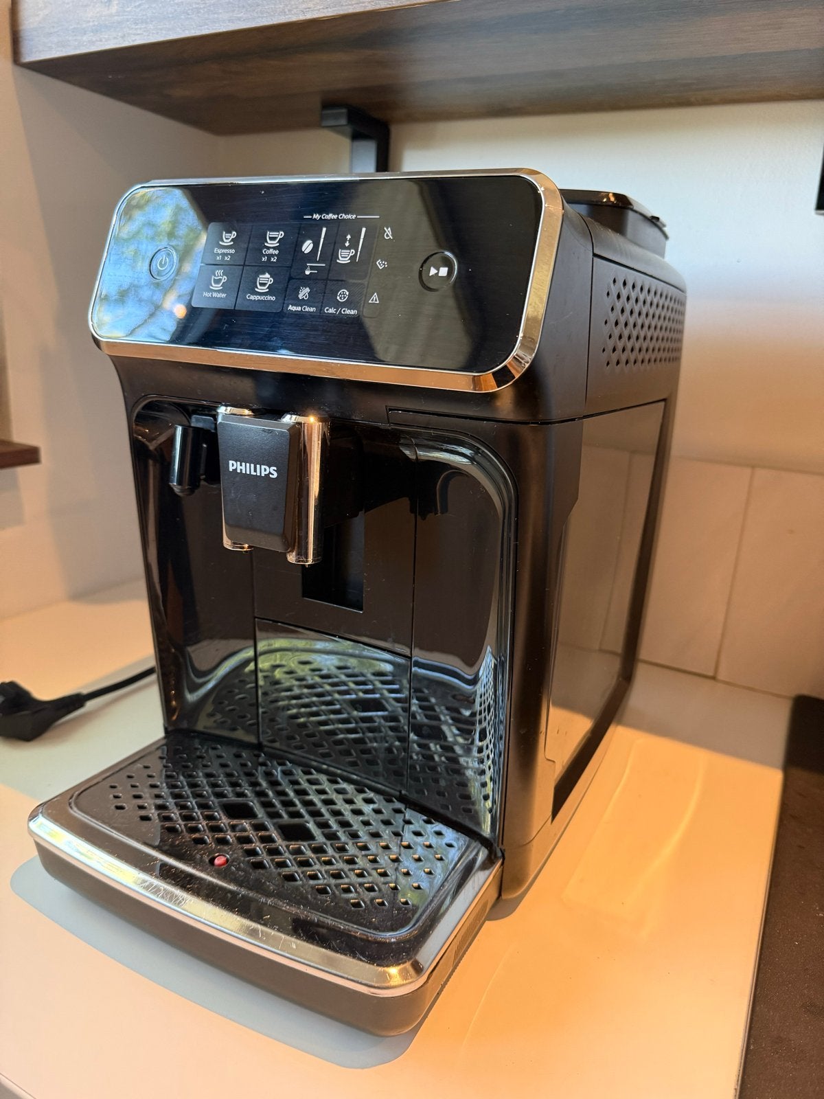Philips 2200 Serie volautomatische espressomachine LatteGo, Witgoed en Apparatuur, Koffiezetapparaten, Ophalen, Afneembaar waterreservoir