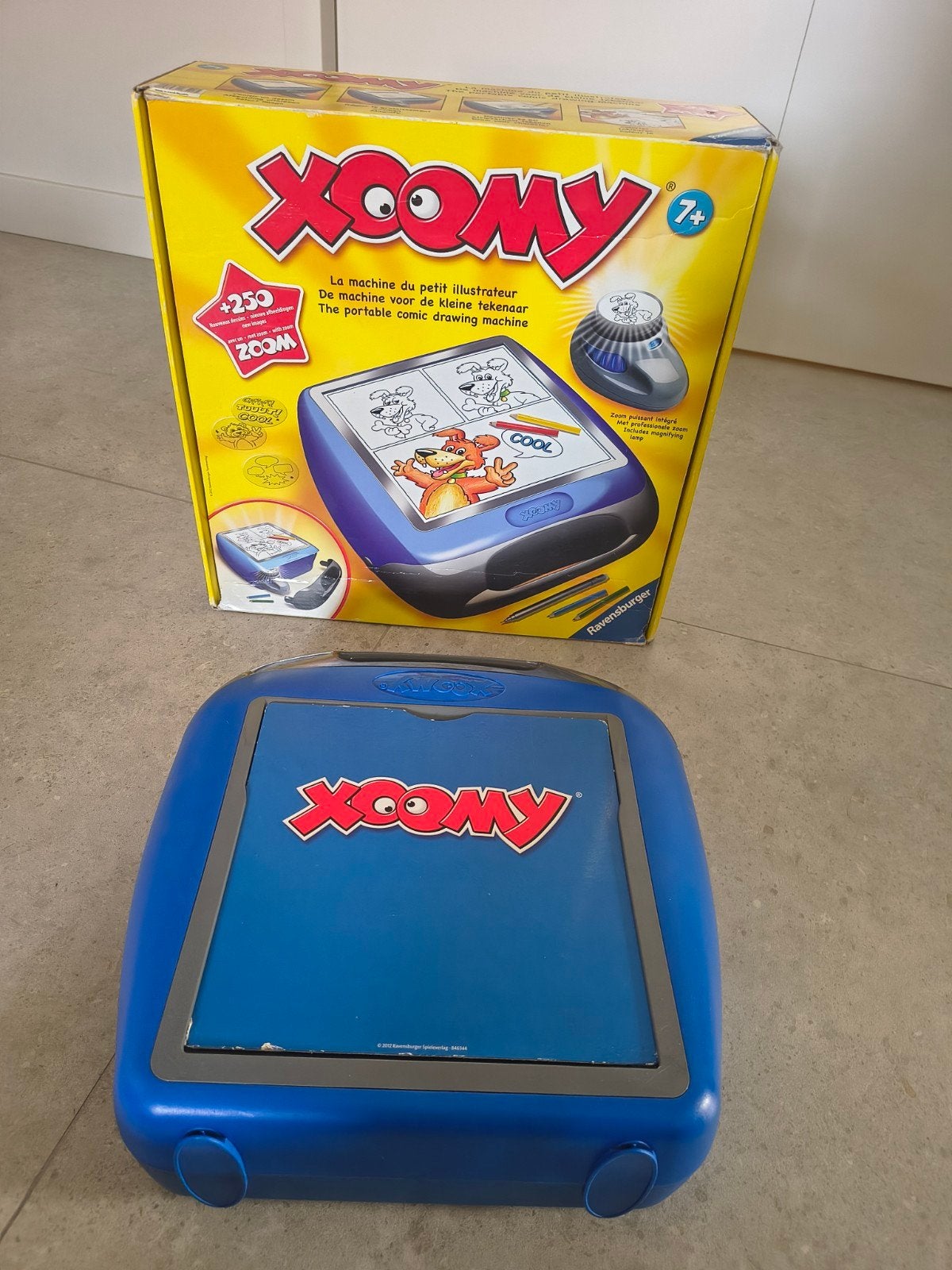 Xoomy tekenprojector - Gebruikt, compleet met doos, Hobby en Vrije tijd, Tekenen, Ophalen of Verzenden, Gebruikt, Overige typen