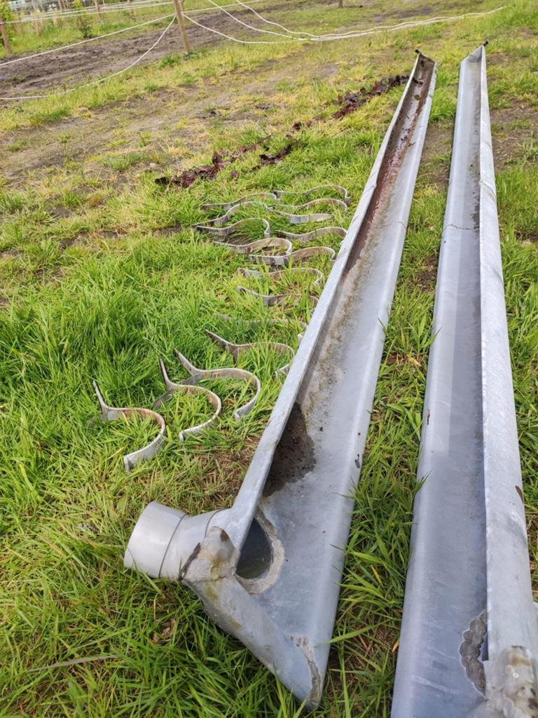 2 x zinken dakgoot 410 cm lang, Ophalen, Zink, Minder dan 2 meter, 80 mm of meer