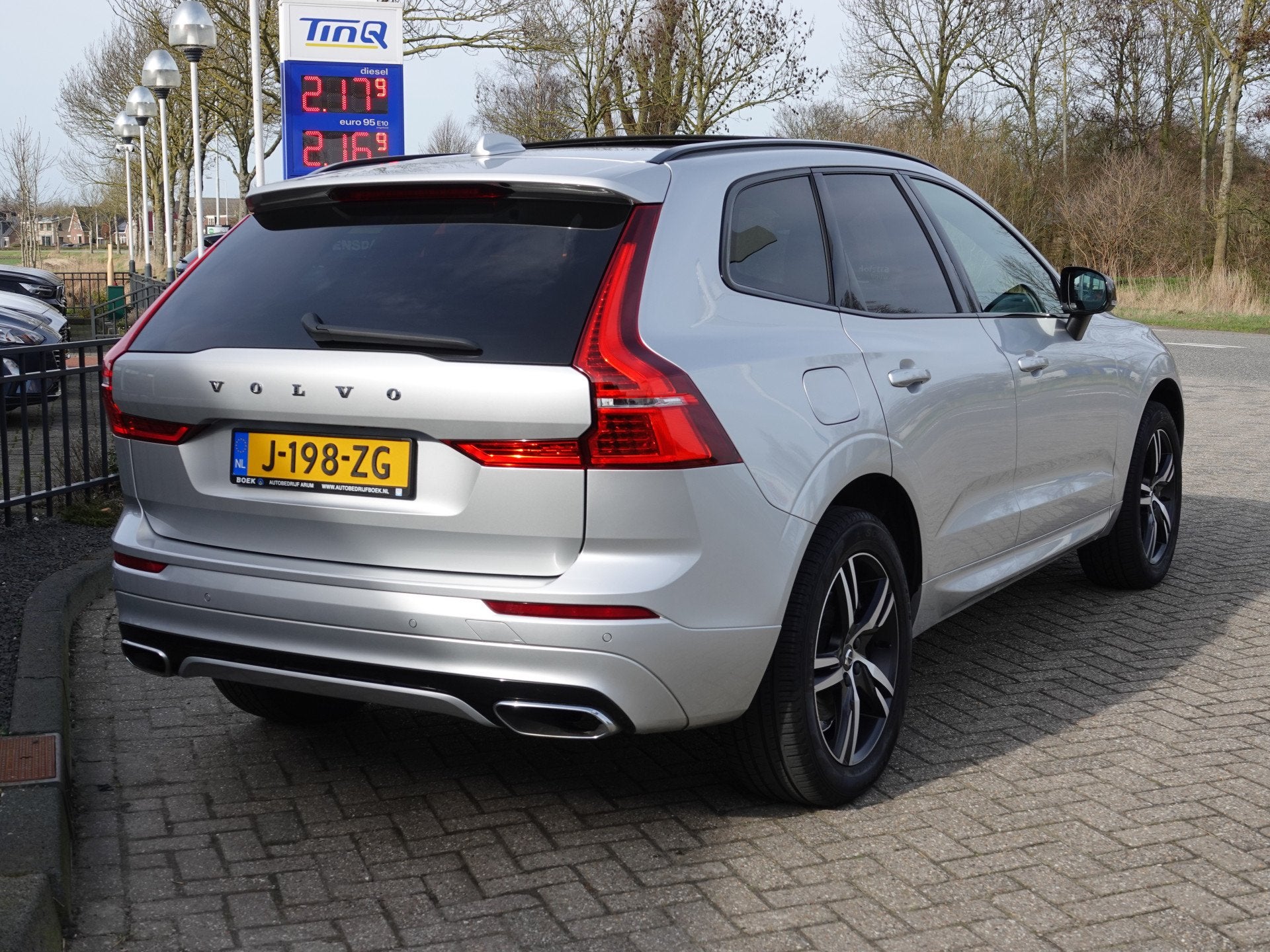 Volvo XC60 2.0 Recharge T6 AWD R-Design PANO | SPORTST. | ME, Auto's, Automaat, Gebruikt, Euro 6, 138 €/maand
