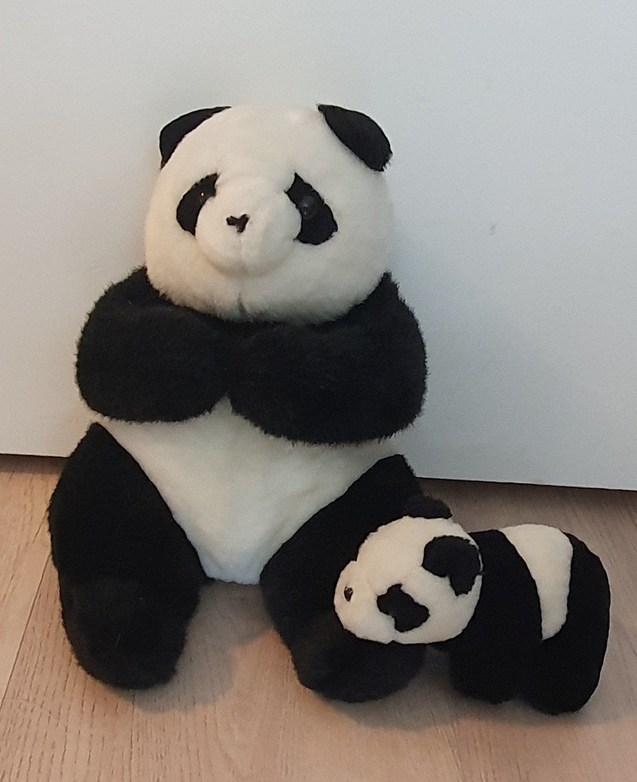 Twee oude knuffel panda beren, Ophalen of Verzenden