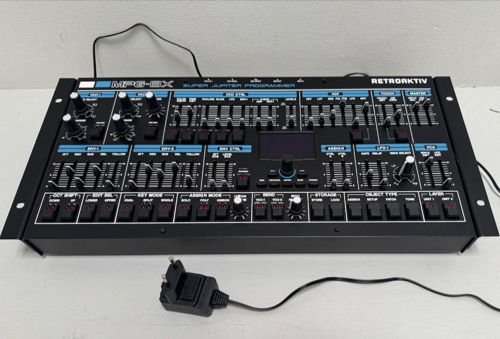 📢 - Gevr:  Retroaktiv MPG-8x, programmer voor Roland MKS-80, Muziek en Instrumenten, Synthesizers, Overige merken, Gebruikt, Met midi-aansluiting