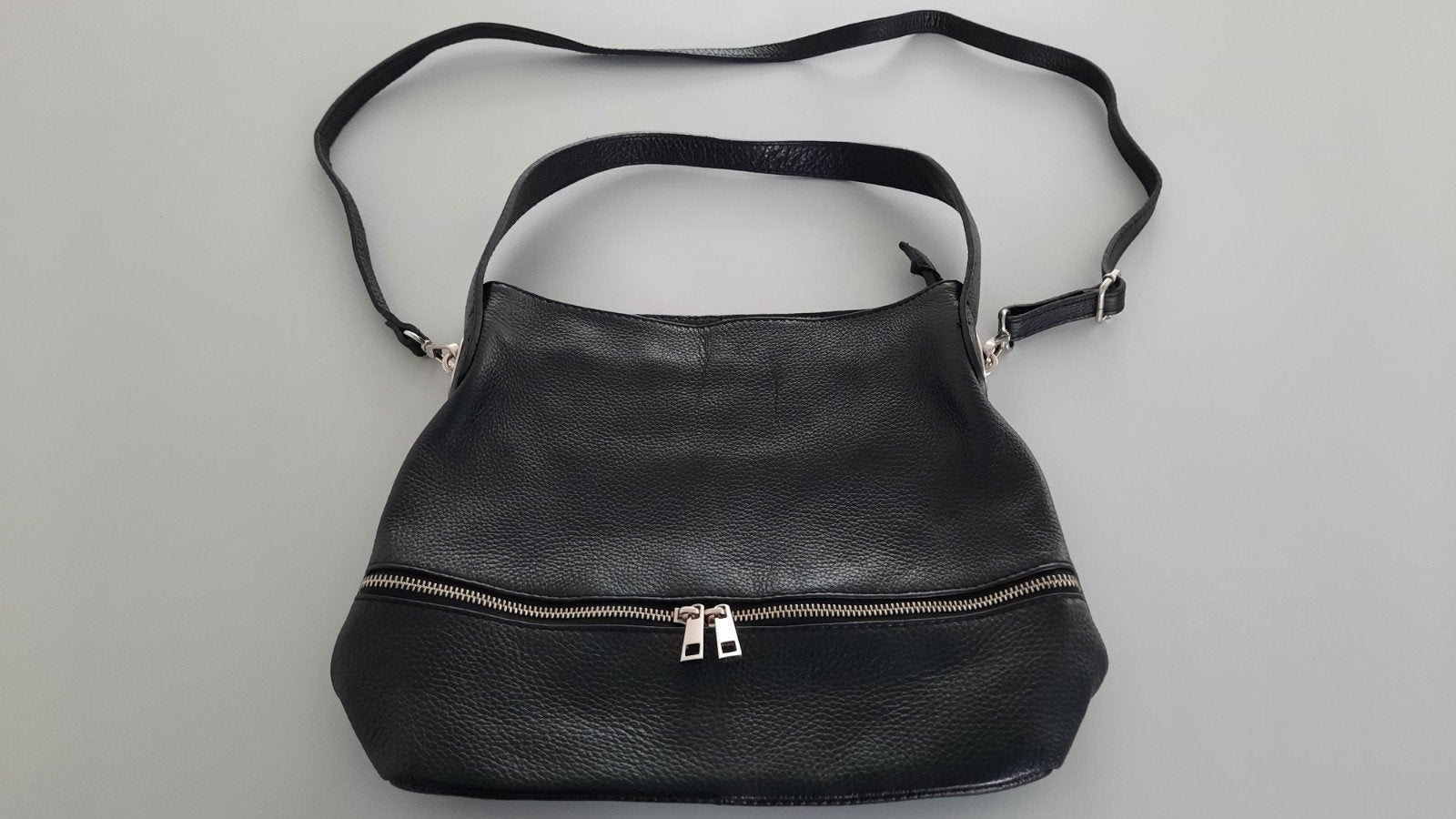 Italiaanse Leren Zwarte Schouder-/Crossbodytas, Ophalen of Verzenden, Zo goed als nieuw, Zwart, Schoudertasje