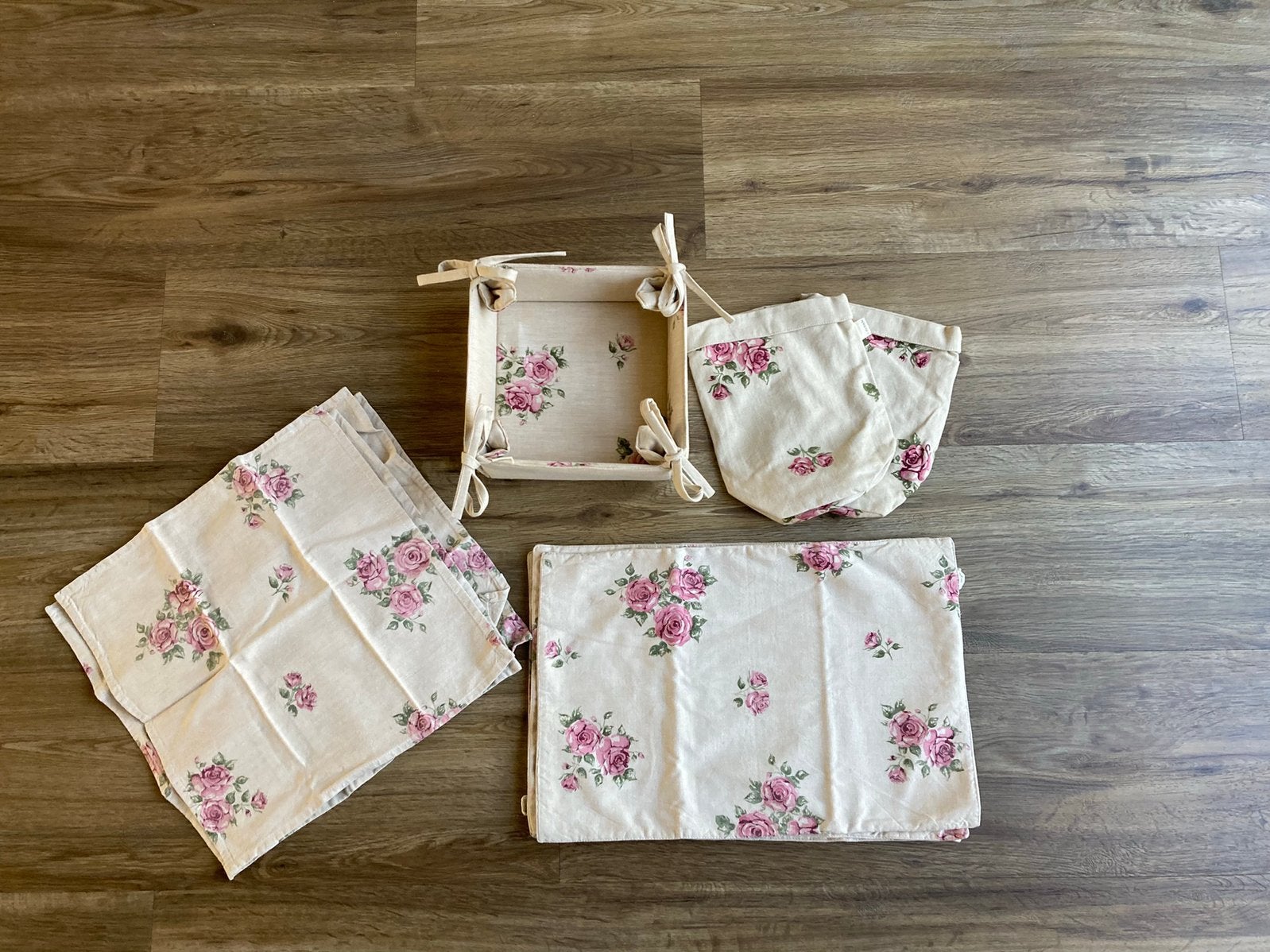 Riviera Maison brunchset ecru met rozen!, Huis en Inrichting, Keuken | Textiel, Ophalen of Verzenden, Zo goed als nieuw, Placemat