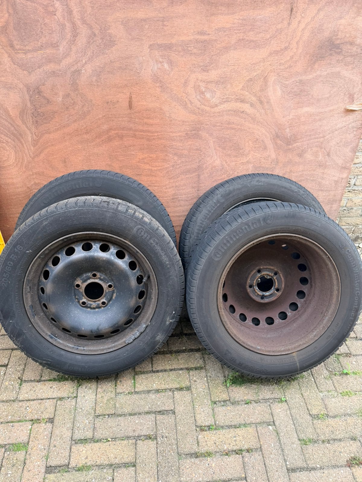 4x Continental winterbanden stalen velg 5 gaats, 205/60 R16, Ophalen, 16 inch, Banden en Velgen, 205 mm