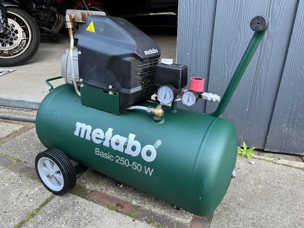 Metabo 250-50W 50 liter compressor, Doe-het-zelf en Verbouw, Ophalen, 6 tot 10 bar, Zo goed als nieuw, Minder dan 200 liter/min