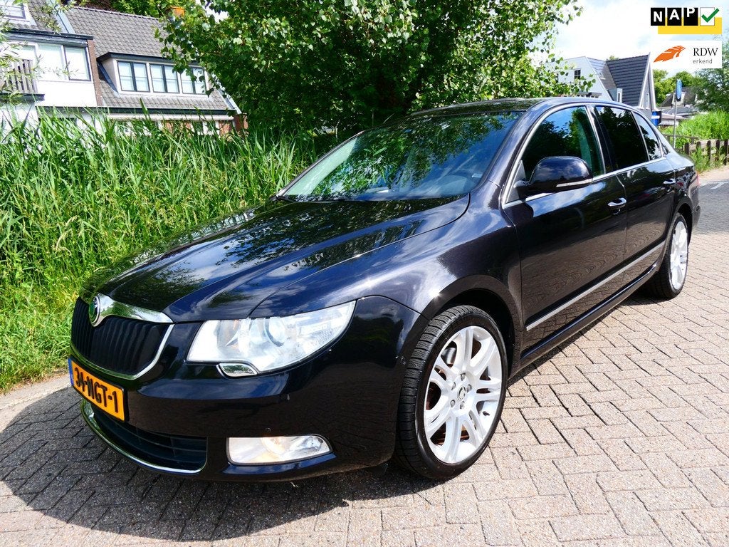 Skoda Superb 1.8 TSI Elegance 161pk Leder Navi Schuifdak Xen, Voorwielaandrijving, Euro 5, Gebruikt, Zwart