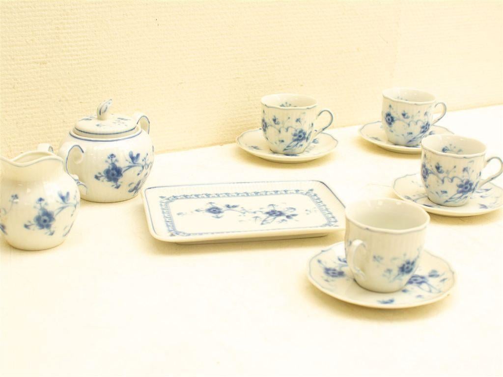 12 victoria blue servies 31959