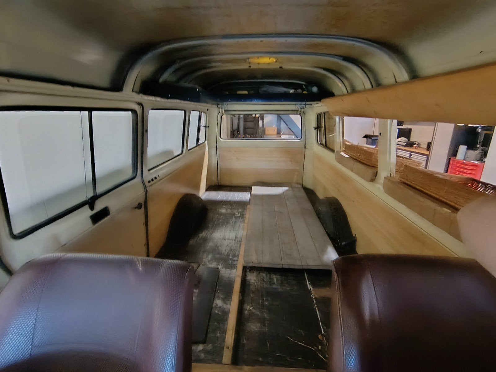 Foto 20 van Ford Transit Foodtruck Benzine belastingvrij APK 2028!