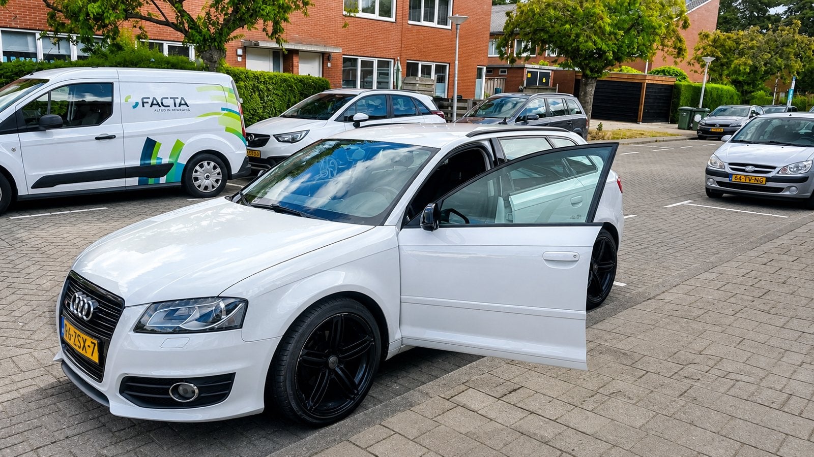 Audi A3 Sportback  Automaat S tronic,Origineel NL,Nieuwe APK, Auto's, Euro 5, Stof, 4 cilinders, Wit