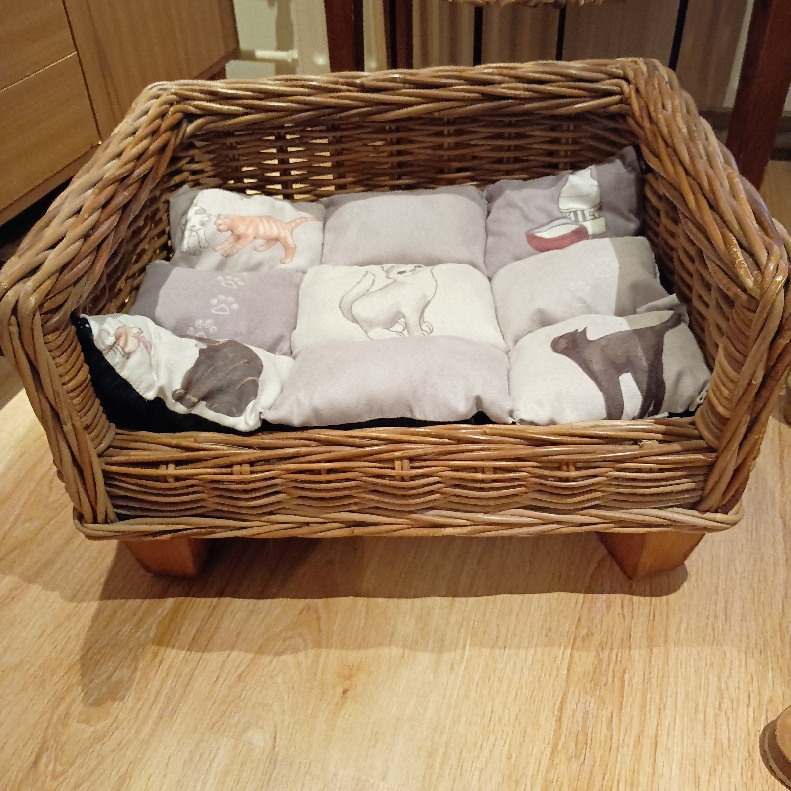 Mooie rieten mand voor kat/ kleine hond, Dieren en Toebehoren, Hondenmanden, Ophalen, Zo goed als nieuw, Riet