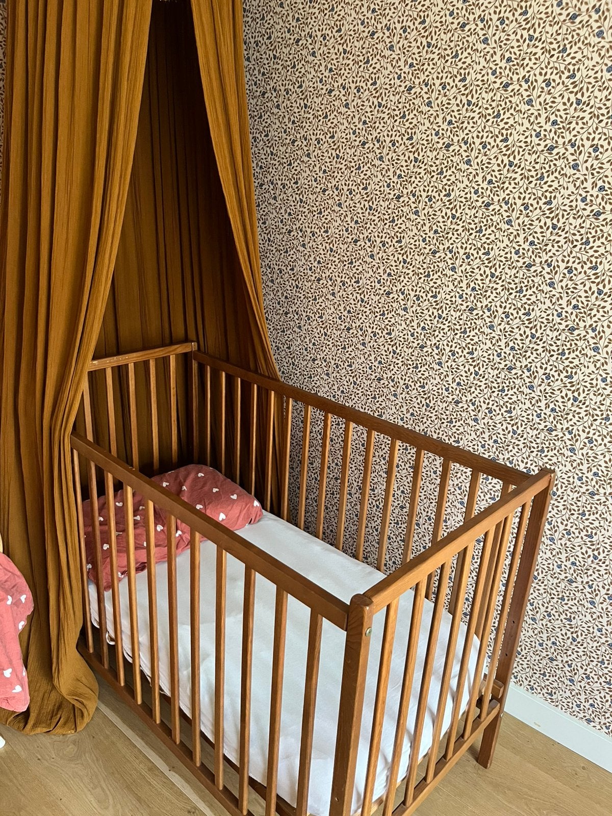Woodies ledikant (evt incl bio matrasje) en evt commode