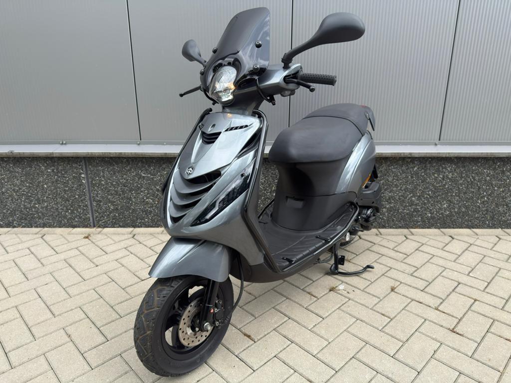 Piaggio Zip 45km/h- Zeer Netjes! |Agaath Grijs | Full Option, Ophalen, Maximaal 45 km/u, Zip, Zo goed als nieuw