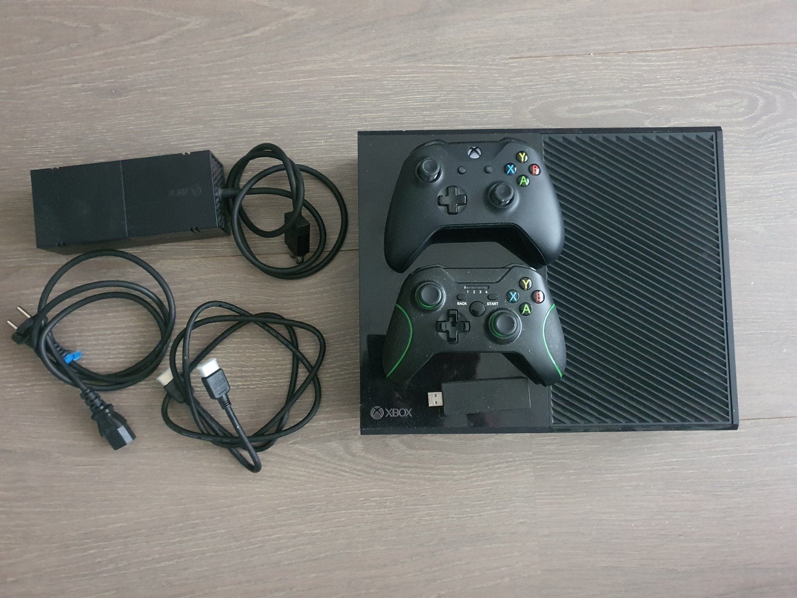 TK XBOX ONE Compleet met spelen, Spelcomputers en Games, Ophalen of Verzenden, Zo goed als nieuw, 500 GB, Met 1 controller