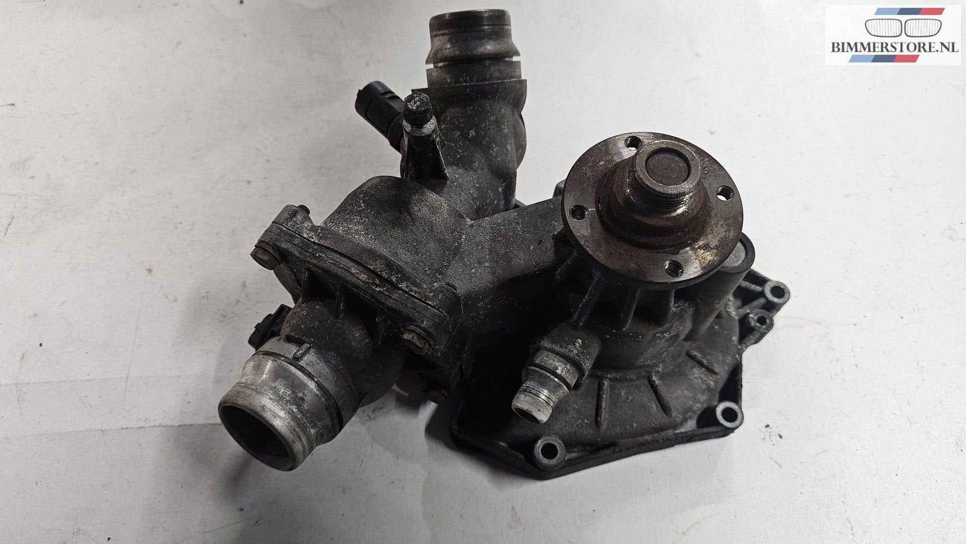 Waterpomp benzine origineel BMW 5 / 7  / X5  serie E39 E38 E, Gebruikt, -, Ophalen of Verzenden, -