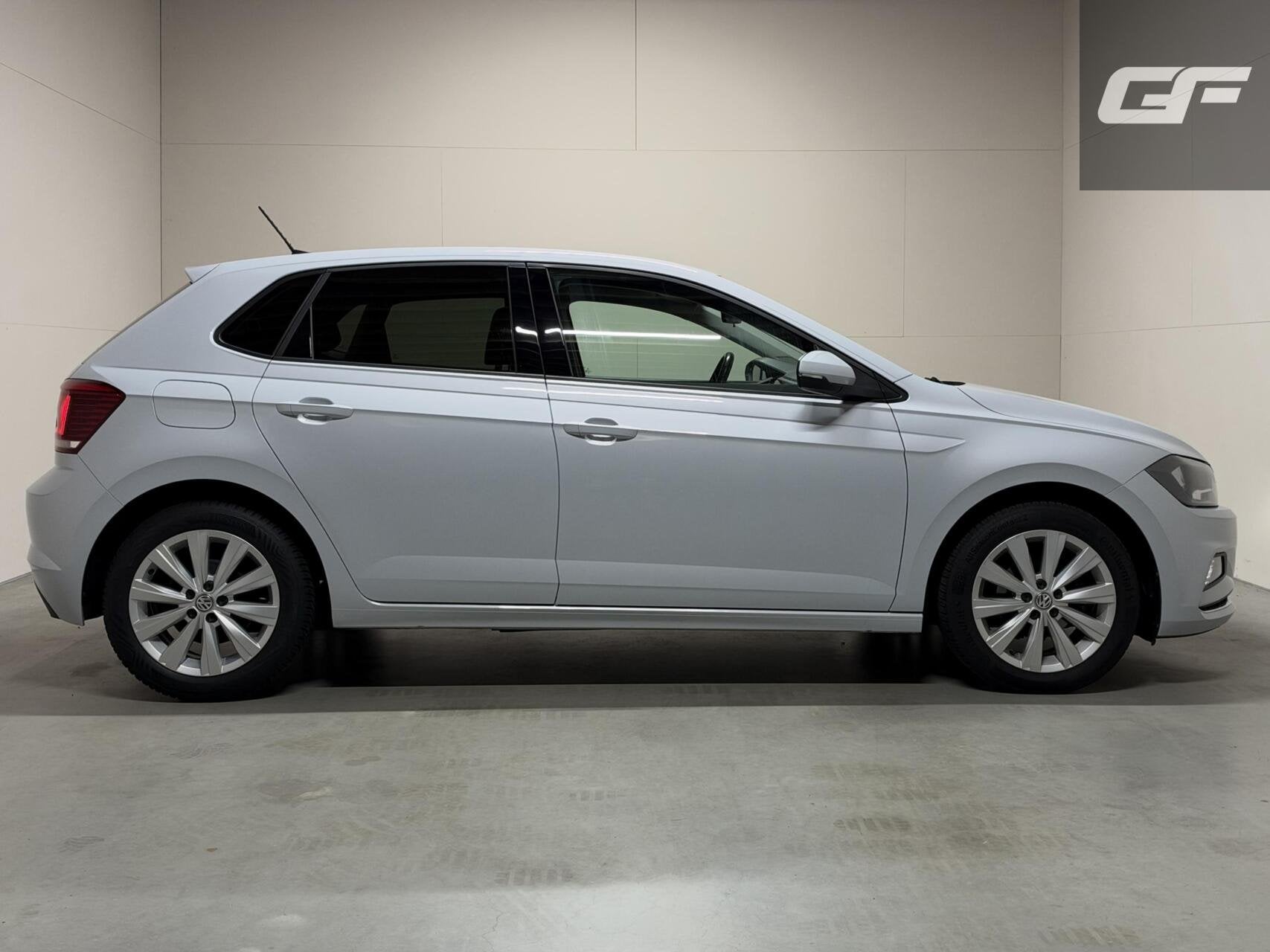 Volkswagen Polo 1.0 TSI Highline DSG Carplay ACC Camera NAP, Dealer onderhouden, Stof, Gebruikt, 95 pk