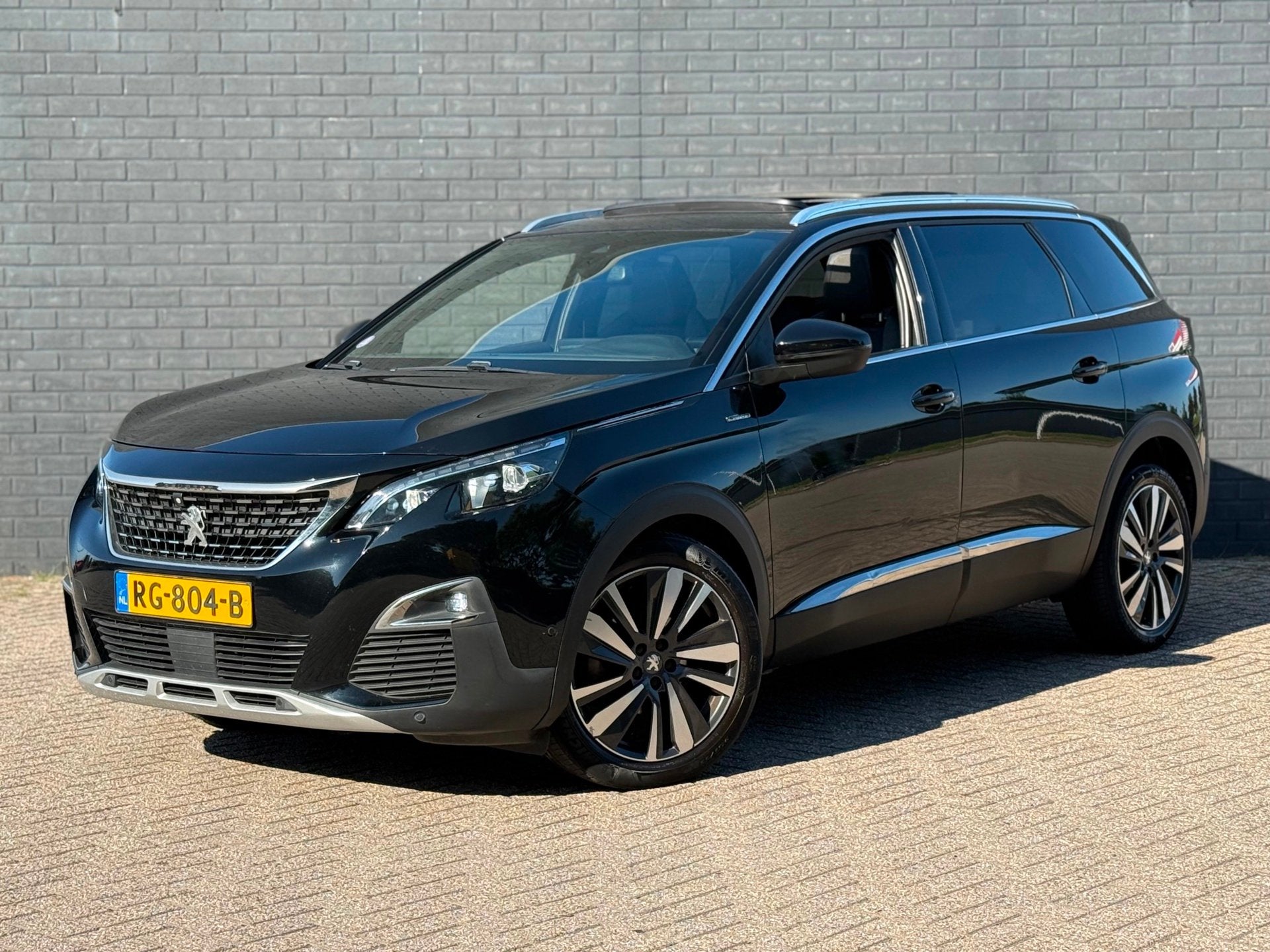 Peugeot 5008 1.6 e-THP GT-Line Automaat Xenon Led Panoramada, Auto's, 1350 kg, Gebruikt, 4 cilinders, Zwart