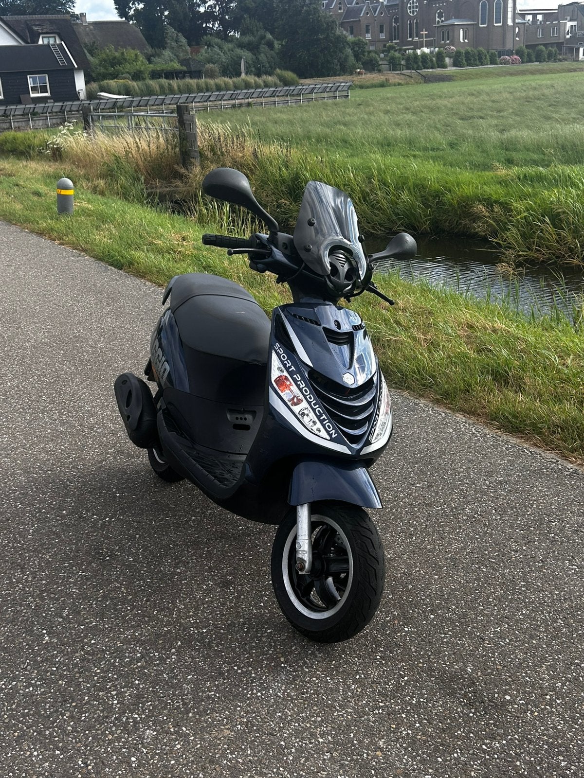 Piaggio zip 4t 2007 tekoop/teruil, Fietsen en Brommers, Scooters | Piaggio, Ophalen, Zo goed als nieuw, Benzine, Zip
