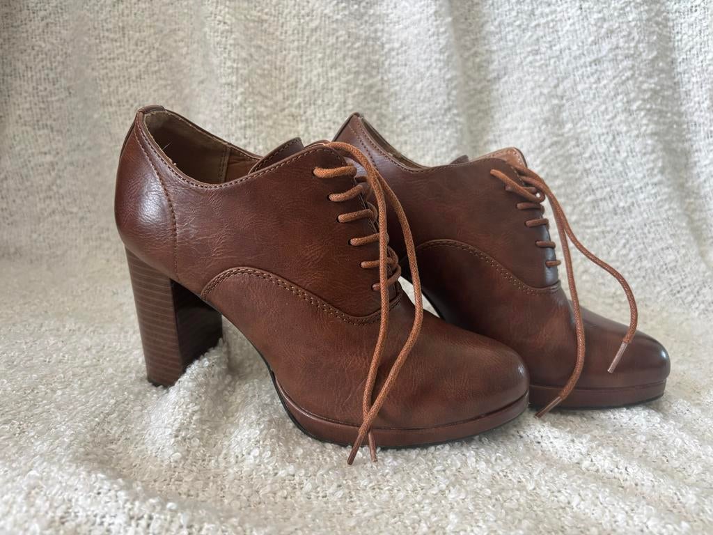 Anna Field bruine veterschoenen met hak maat 38, Ophalen of Verzenden, Zo goed als nieuw, Bruin, Schoenen met hoge hakken