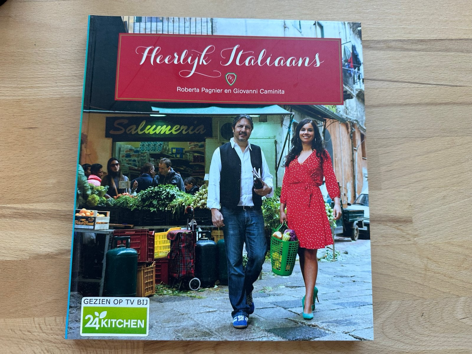 Heerlijk Italiaans kookboek van 24Kitchen chefs, Ophalen of Verzenden, Zo goed als nieuw, Italië, Voorgerechten en Soepen