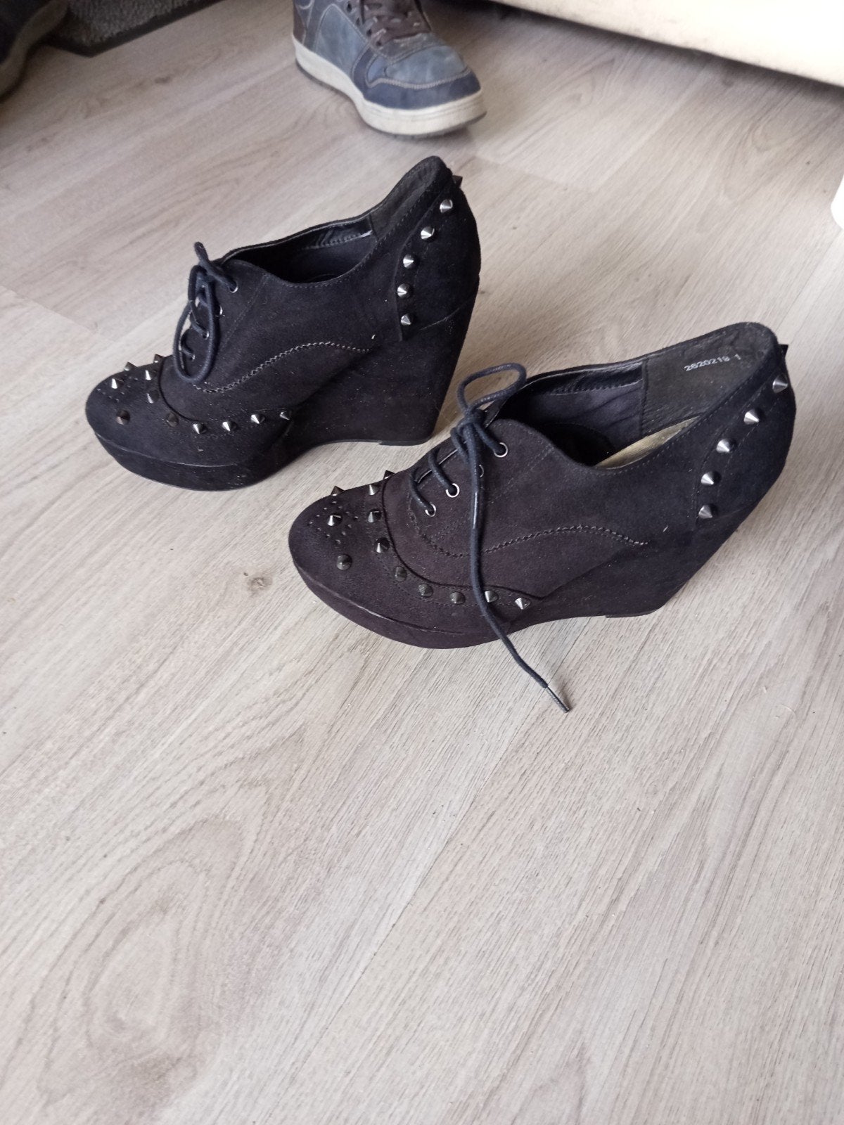 Stoere sleehakken met spikes van Gorgeous, maat 38, Gorgeous, Zwart, Ophalen of Verzenden, Schoenen met hoge hakken