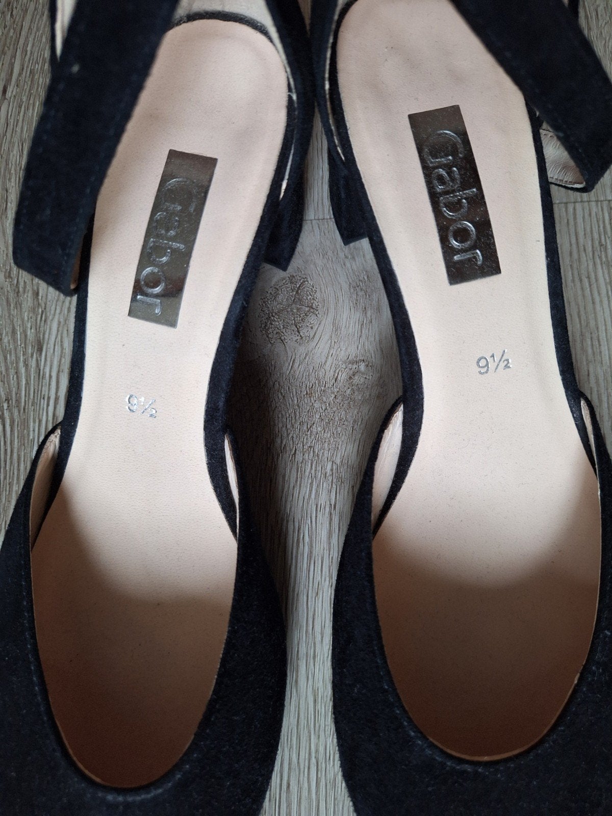 Gabor zwarte suède pumps met enkelbandje, maat 9.5, Kleding | Dames, Pumps, Verzenden, Zwart, Gabor