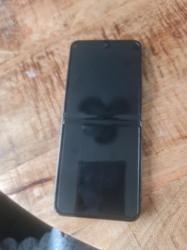 Z Flip 5, Telecommunicatie, Mobiele telefoons | Samsung, Ophalen of Verzenden, Zo goed als nieuw, 128 GB, Zilver