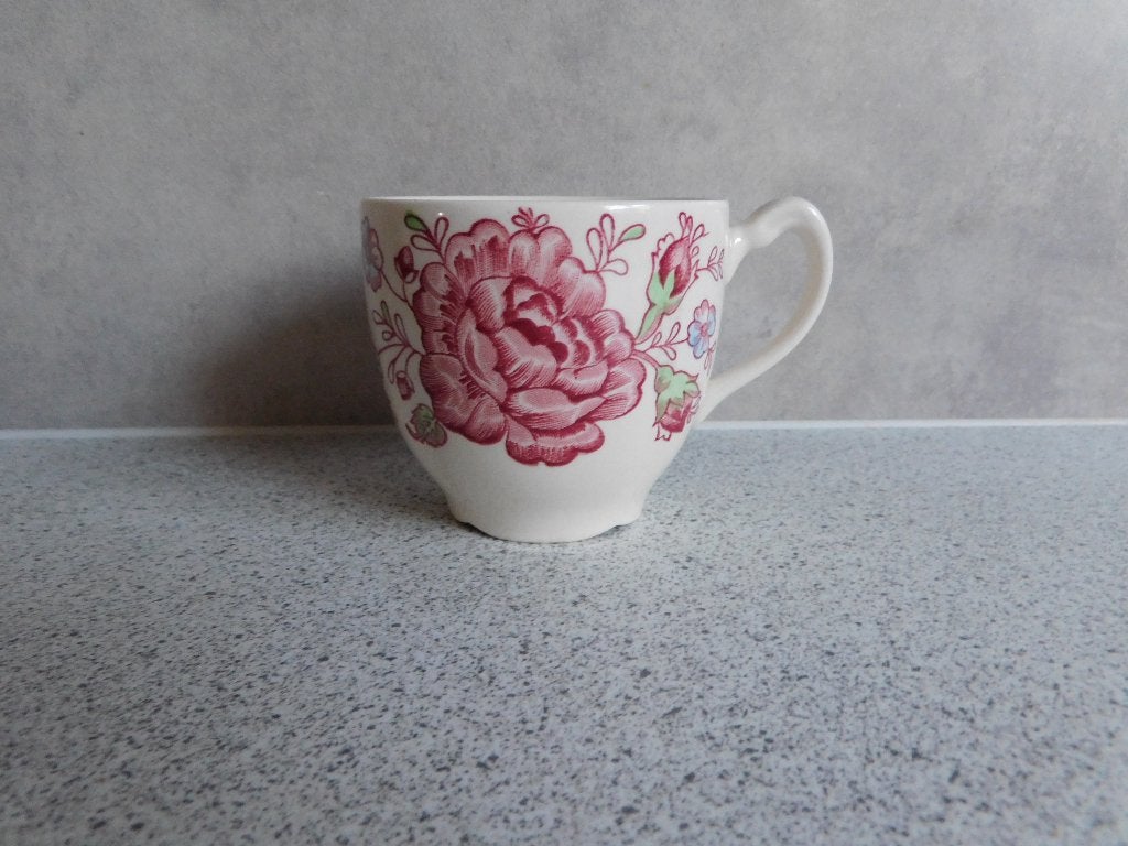 Kopje Rose Chintz Johnson Brothers, Overige merken, Ophalen of Verzenden, Zo goed als nieuw, Overige stijlen