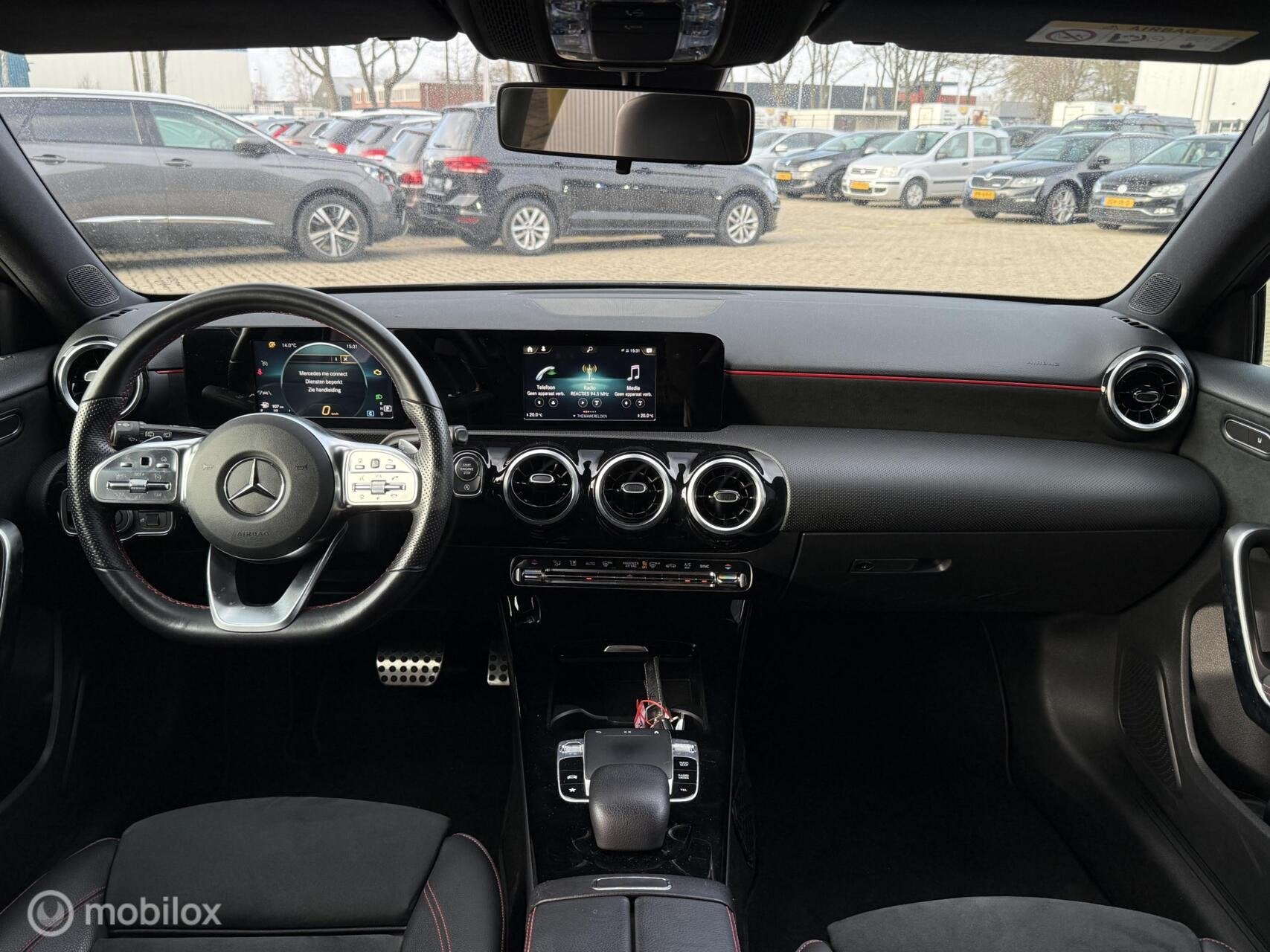 Mercedes A-klasse 180 AMG-Pakket NIEUWSTAAT, Auto's, Mercedes-Benz, 136 pk, Gebruikt, 4 cilinders, Automatische klimaatregeling