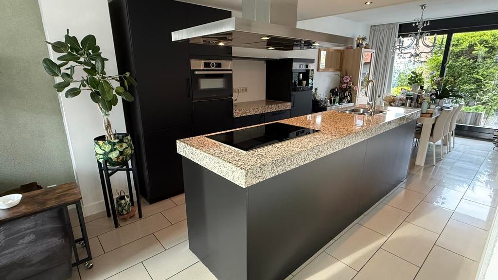 Siematic Keuken Mat Zwart, Huis en Inrichting, Ophalen, Gebruikt, Zwart, Graniet of Steen