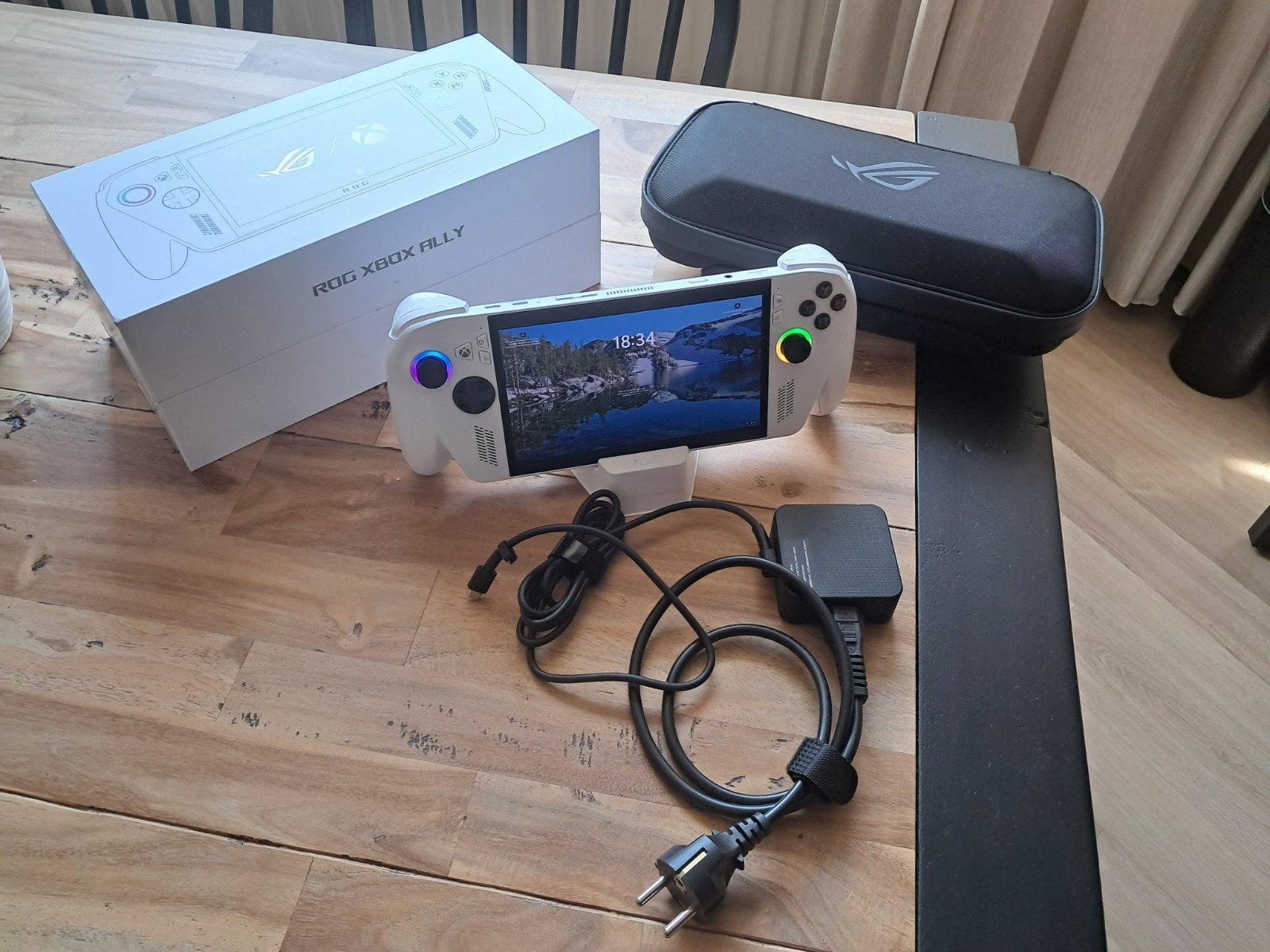 ASUS XBOX ROG Ally handheld gaming console, Ophalen of Verzenden, ASUS, Zo goed als nieuw