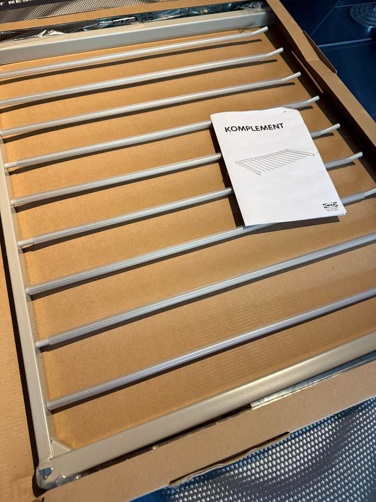 IKEA KOMPLEMENT Uittrekbare broekhanger 75x58 cm, Ophalen, Met plank(en), 50 tot 100 cm, Zo goed als nieuw