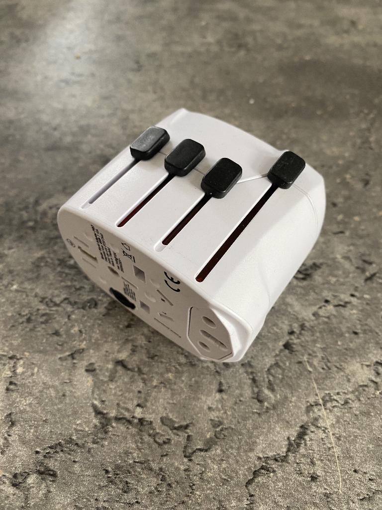 reisstekker / various power adapters, Ophalen, Gebruikt