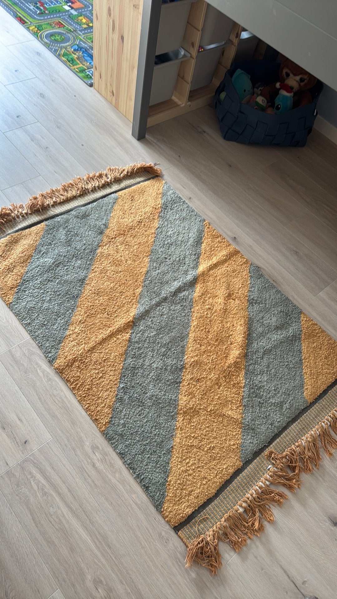 Tapis petite vloerkleed, Huis en Inrichting, Stoffering | Tapijten en Kleden, Ophalen, Zo goed als nieuw, Rechthoekig