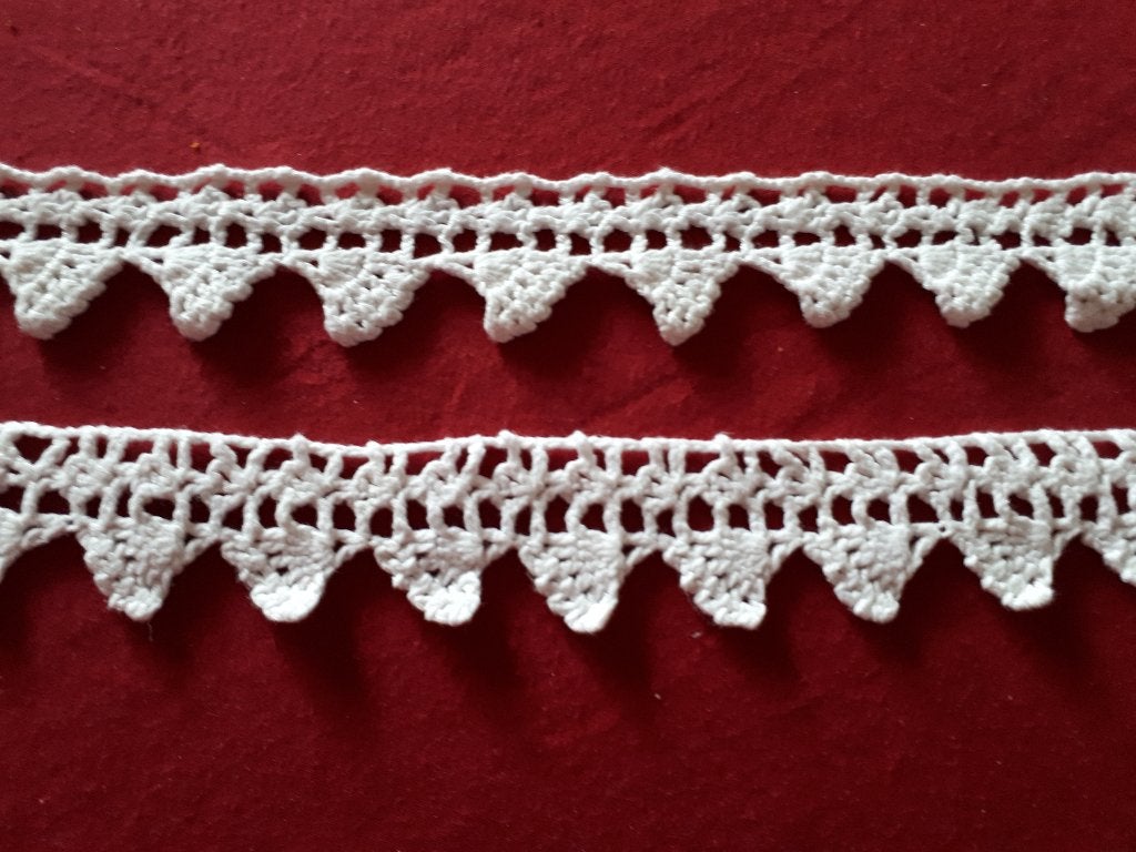 3 Mooie witte hand gehaakte kastrandjes, Ophalen of Verzenden