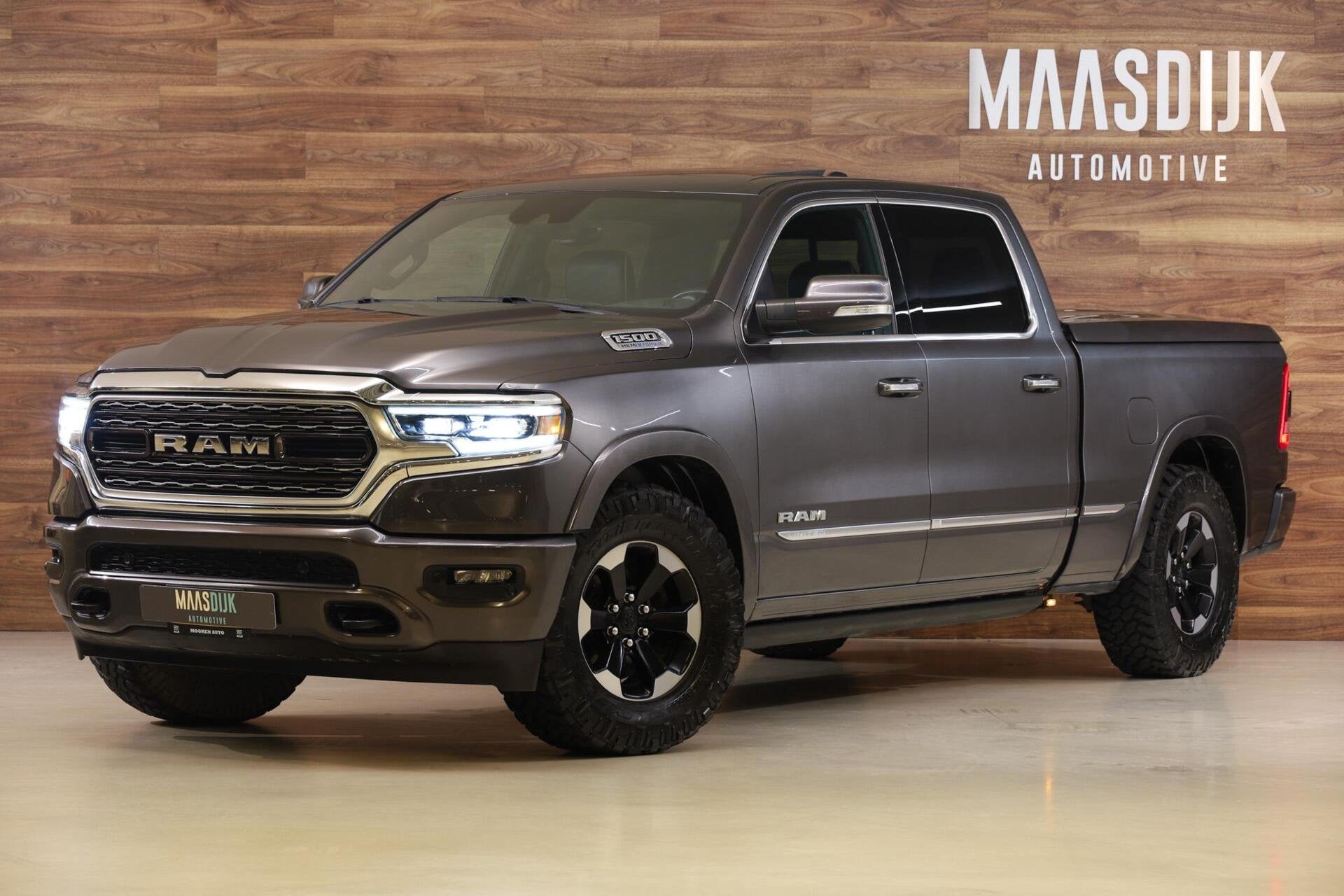 Dodge Ram 1500 4X4 5.7 V8 4x4 eTorque Limited|Pano|Ventilati, Auto's, Automaat, Dealer onderhouden, Gebruikt, 5654 cc