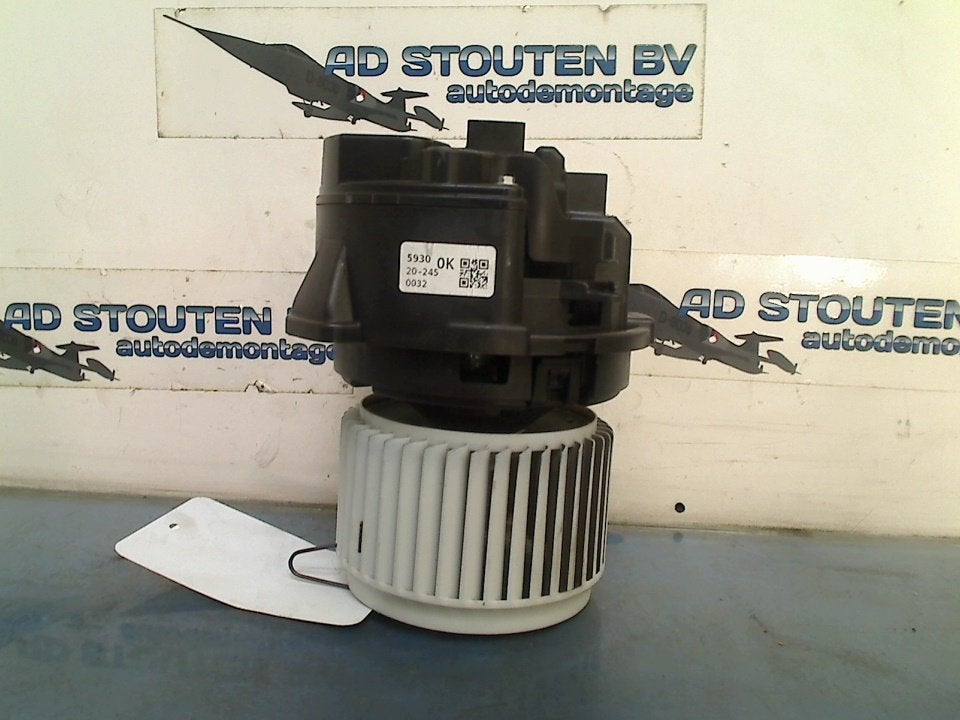 Kachel Ventilatormotor Renault Clio V (RJAB) MR116625178, Gebruikt, Renault Deutschland AG, Dialog.deutschland@renault.de, Peter-Huppertz-Straße 5, Köln 51063, , Duitsland