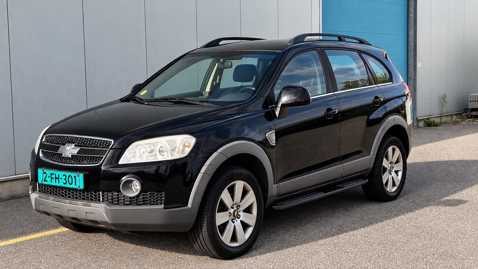 Chevrolet Captiva 2.4 Intro Edition 2WD | Carplay | Trekhaak, Voorwielaandrijving, 136 pk, Gebruikt, Zwart