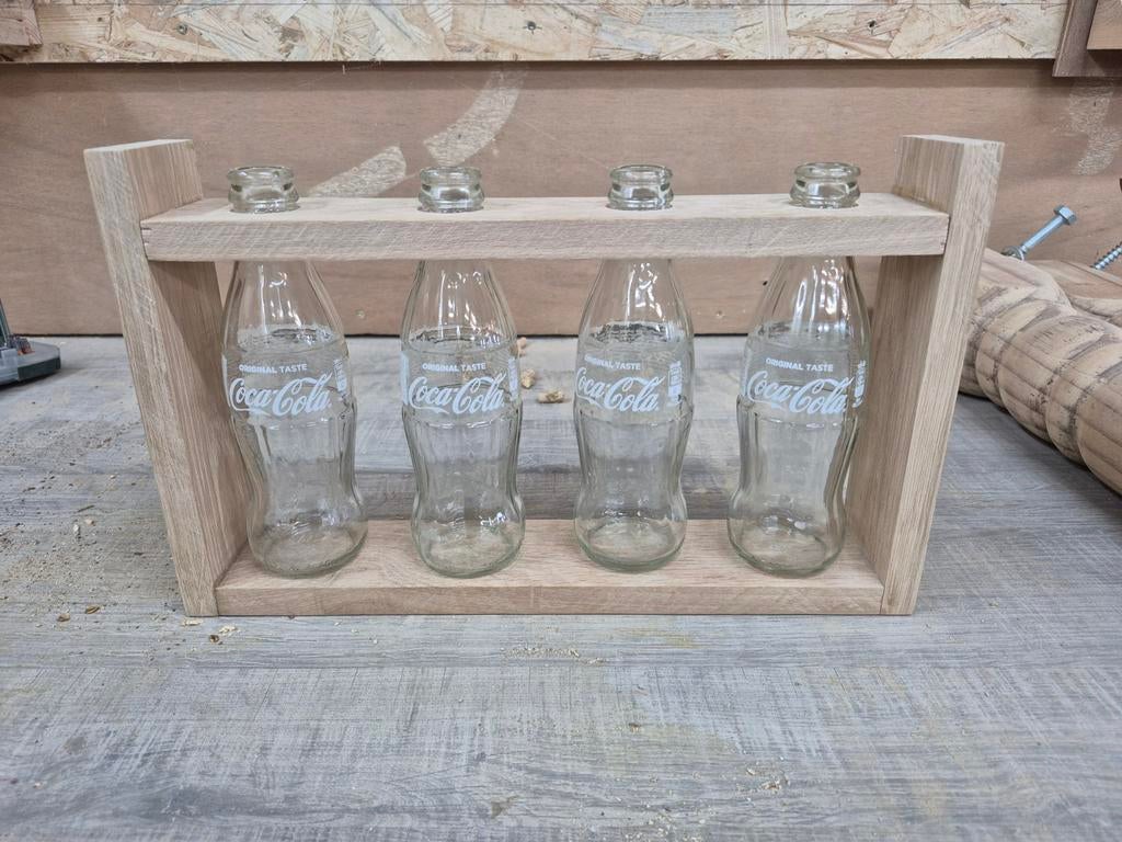 Uniek vaasrekje van originele Coca-Cola flesjes, Huis en Inrichting, Woonaccessoires | Vazen, Gebruikt, Overige kleuren, Minder dan 50 cm