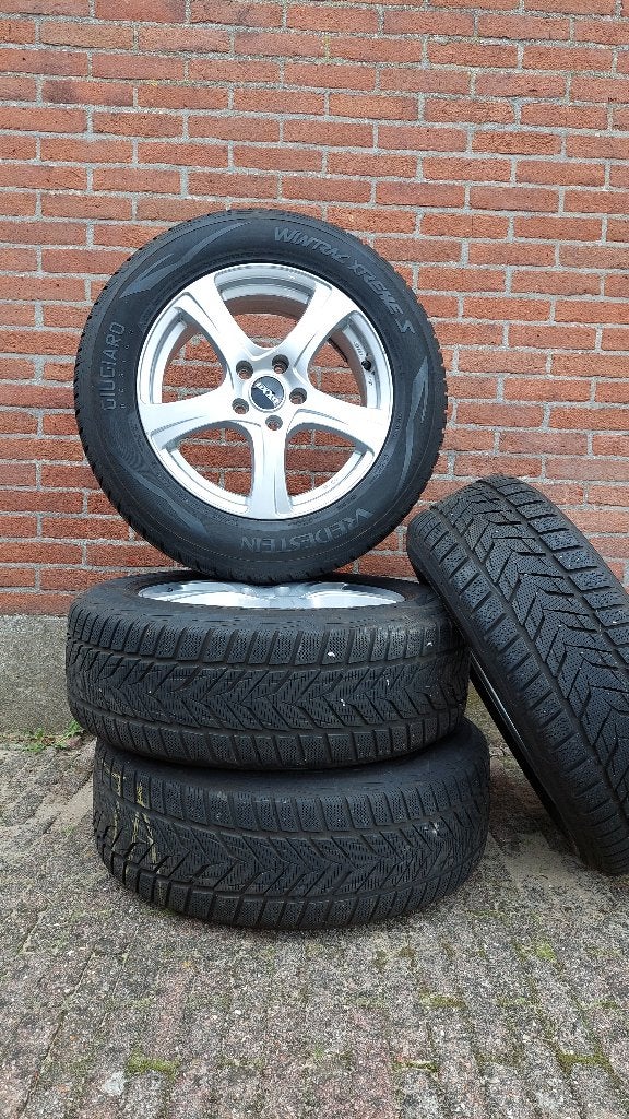 17 inch lichtmetalen velgen met Vredestein winterbanden, Auto-onderdelen, Ophalen, Gebruikt, Banden en Velgen, 17 inch