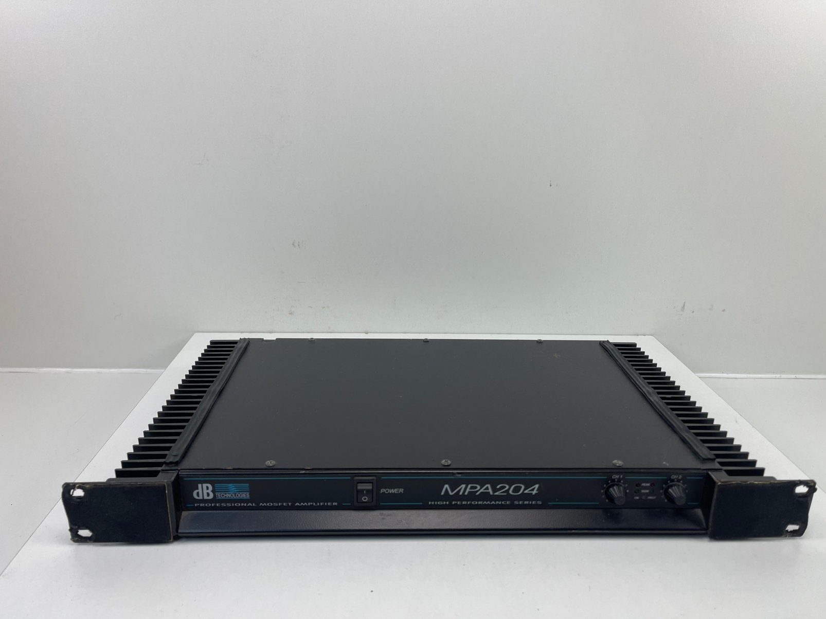 DB MPA204 EINDVERSTERKER 2x 300Watt 1He 19Inch Inbouw TOP, Ophalen, Zo goed als nieuw, Audio