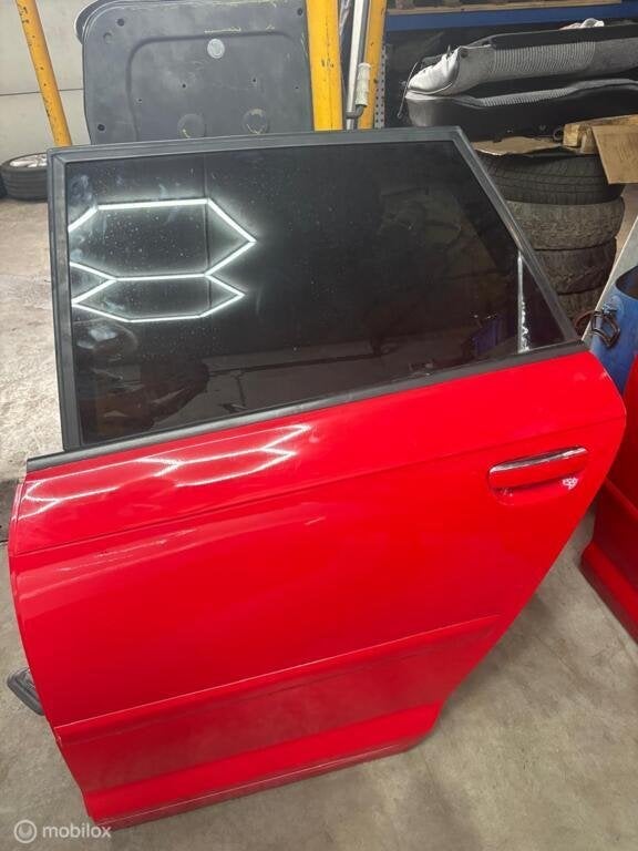 Portier linksachter rood 4-deurs Audi A3 8P ('03-'12), Ophalen, Audi, Gebruikt, Deur